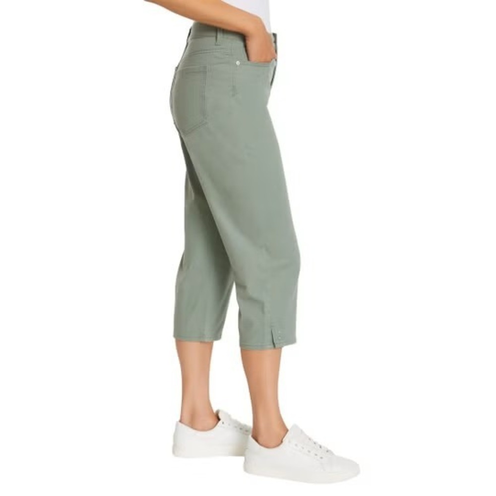 GLORIA VANDERBILT Amanda Cloud Twill Capri Sz 6 Sage Green Denim Jean Shorts NWT